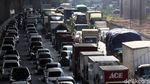 Potret Kemacetan di Tol Jakarta-Cikampek Jelang Lebaran