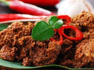 11 Makanan Khas Sumatera Barat, Lamak Bana dan Bikin Ketagihan!