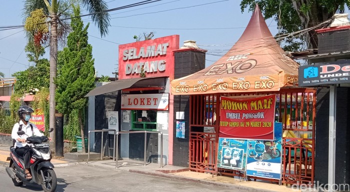 Pintu masuk umbul Ponggok masih ditutup