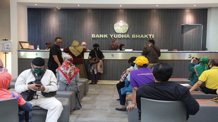 Aktivitas perbankan Bank Yudha Bhakti.