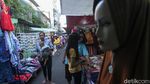 Hiruk Pikuk Aktivitas Warga di Pasar Tanah Sereal