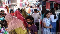 Gubernur DKI Jakarta Anies Baswedan mengatakan, grafik kasus baru di Jakarta sempat turun saat penetapan PSBB. Namun belakangan, pada Mei kasus kembali meningkat.