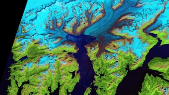 Gletser Colombia di Alaska. Foto: NASA Earth Observatory