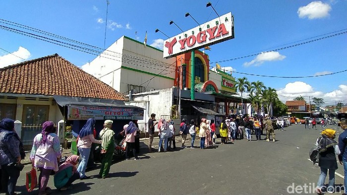Warga Ciamis serbu pusat pertokoan jelang Lebaran