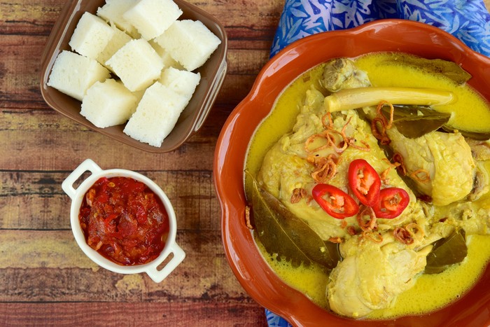 Menu Harian Ramadhan Ke-30 : Opor Ayam dan Sayur Gurih 