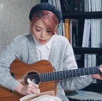 Gloria Tang telah merilis album sejak 2004 dan menerima sejumlah penghargaan di Hong Kong. Dilansir situsnya, artis tersebut sering membuat musik untuk berbagai film independen dan iklan. Foto: Instagram @goodafternoongloria