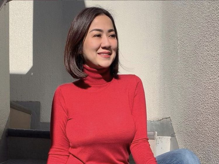 Potret Tante Ernie saat Lagi Kedinginan