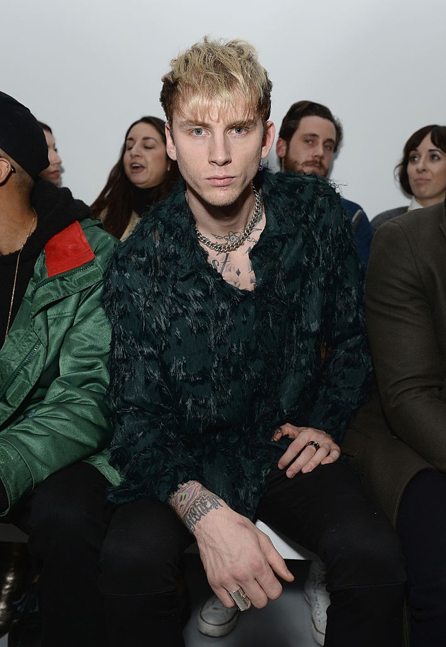 Kendati demikian, Brian Austin mengklarifikasi bahwa Machine Gun Kelly tidak ada kaitannya dengan percerainnya dari Megan. Mereka bukan penjahat dan aku bukan korban. Hal-hal seperti ini sudah biasa terjadi di kehidupan rumah tangga kami. Memang ini tidak terlihat lumrah bagi kebanyakan orang, tapi tolong jangan mengkritisi kami, tuturnya. (Foto: Getty Images/Jeff Spicer)