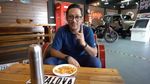 Romantisnya Andre Taulany Saat Kulineran Bareng Keluarga