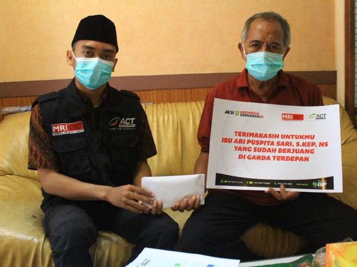Ari Puspita Sari, perawat RS Royal Surabaya meninggal dengan status positif Corona. Ia meninggal dalam kondisi menggandung janin yang masih berusia 4 bulan.