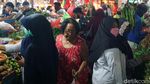 Jelang Lebaran, Pasar Sumber Artha Bekasi Ramai