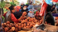 Kekawatiran akibat wabah Virus Corana kondisi ekonomi sekarang menurun membuat beberapa kebijakan pelonggaran PSBB di beberapa pusat perbelanjaan di Indoanesia.