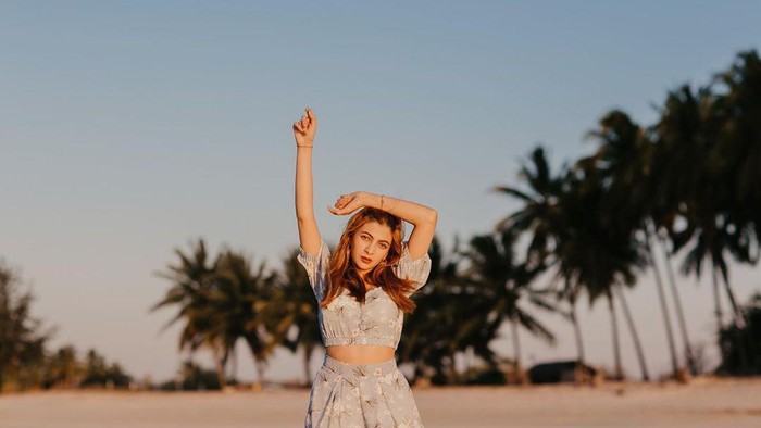 Liburan Sarah Salsabila ke Sumba Liburan Sarah Salsabila ke Sumba