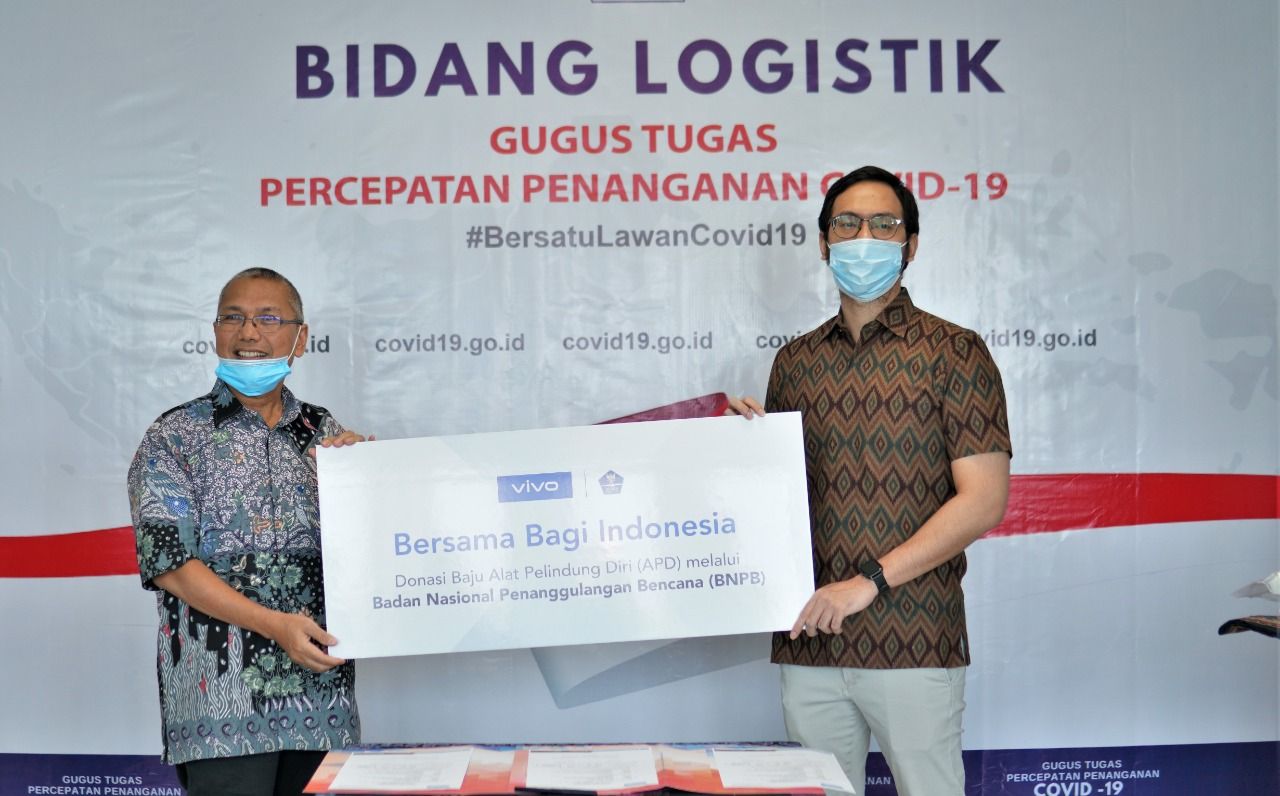 Penyerahan bantuan ke BNPB