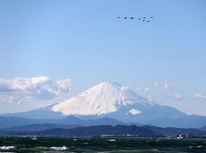 Mau Liburan ke Jepang dan Korea? Ini Rekomendasi Destinasi dan Biayanya