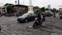 Semenjak pembangunan kembali setelah rusak akibat gempa, tidak ada lagi perubahan atas bangunan tugu. Hanya ada pekerjaan yang bersifat perawatan dan penataan kawasan di sekelilingnya saja.
