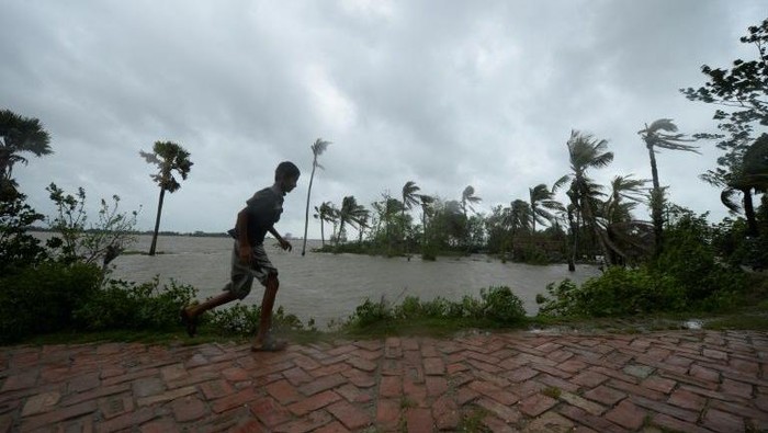 Topan amphan hantam Bangladesh dan India timur (AFP)