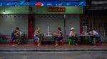 Restoran di Thailand Gunakan Plastik Pembatas