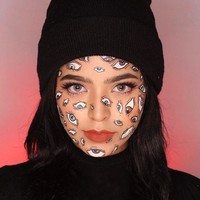 Seram atau keren? Dengan bakat merias wajah yang dimiliki Jharna, dirinya berhasil membuat berbagai macam riasan wajah yang unik dan cetar, seperti yang satu ini. Foto: dok. Instagram