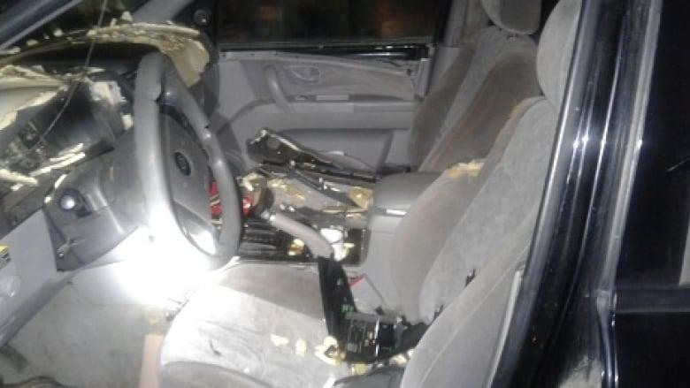 Kabin Mobil Kabin Mobil rusak setelah ada beruang masuk