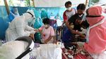 Suasana Rapid Test COVID-19 di Joyotakan Solo