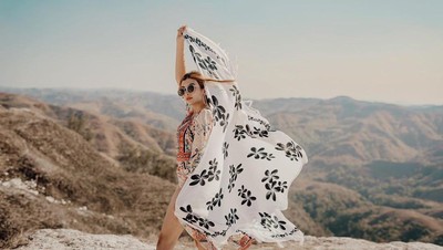 Foto: Sarah Salsabila & Tanah Sumba yang Mempesona