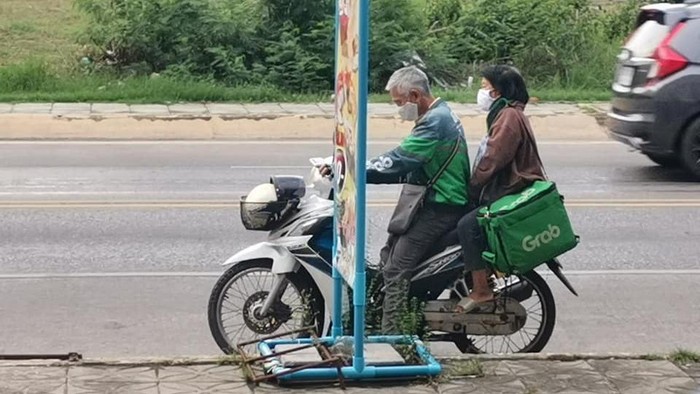 Driver ojol lansia