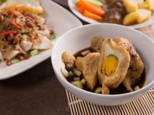 Bikin Laper! Puas Makan Tekwan dan Pempek Dicelup Cuko