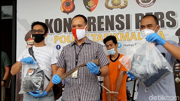Polisi perlihatkan barang bukti aksi penganiayaan