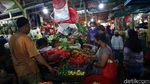 Jelang Lebaran, Pasar Sumber Artha Bekasi Ramai
