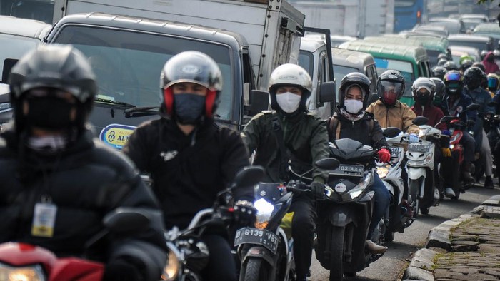 Deretan Kebiasaan yang Mulai Ditinggalkan Saat Pandemi Corona Virus Corona telah mewabah ke seluruh dunia. Sejumlah kebiasaan masyarakat pun berubah seiiring belum ditemukannya vaksin. Kebiasaan apa saja?