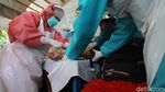 Suasana Rapid Test COVID-19 di Joyotakan Solo