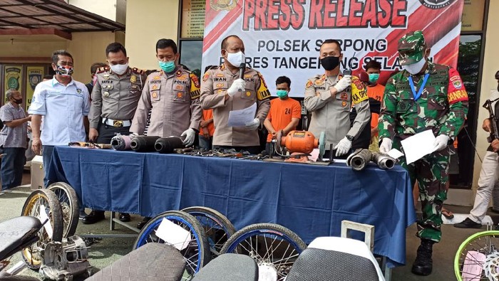 Langgar PSBB, 4 Pelaku Balap Liar Tutup Jl Serpong Dikenai UU Kekarantinaan
