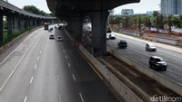 Lalu lintas arah Jakarta dan ke arah Bekasi terlihat lancar.
