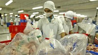 Berkaitan dengan itu, PT Fast Food Indonesia Tbk (FAST) selaku pemegang merek makanan cepat saji itu juga merumahkan 4.988 karyawannya.