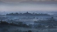 Nantinya wisatawan dengan suhu di bawah 37,5 atau sampai dengan 37,5 diberi stiker warna hijau. Untuk wisatawan suhunya 37,5 sampai 37,8 akan diberi stiker warna kuning. Kemudian, wisatawan suhunya di atas 37,8 akan diberi stiker warna merah.