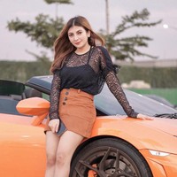 Sarah Keihl juga koleksi mobil-mobil mewah. Selain memiliki mobil Mercedes-Benz, Sarah pun punya Lamborghini.  Foto: dok. Instagram @sarahkeihl