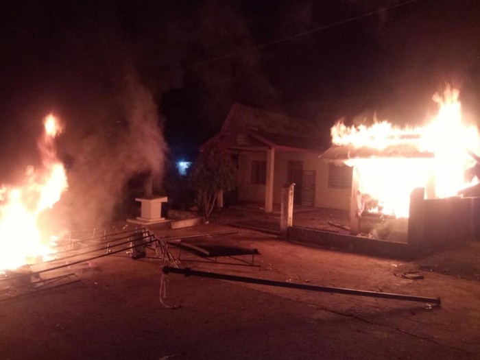 Kantor desa di Jambi dibakar warga yang kecewa karena pembagian BLT tak tepat sasaran (Dok. Istimewa)