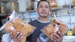 Penjual Oleh-oleh Bandung Bertahan di Tengah Pandemi Corona