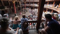 Teater Globe karya William Shakespeare, tempat terkenal di London dimana sang penulis melakukan dramanya harus menghadapi penutupan permanen akibat kebijakan lockdown dampak virus Corona. Oli Scarff/Getty Images.