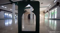 Walikota Kota Bekasi, Rahmat Effendy juga menyatakan bahwa ke-30 kelurahan yang dinyatakan zona hijau itu sudah tidak ada pasien positif COVID-19.