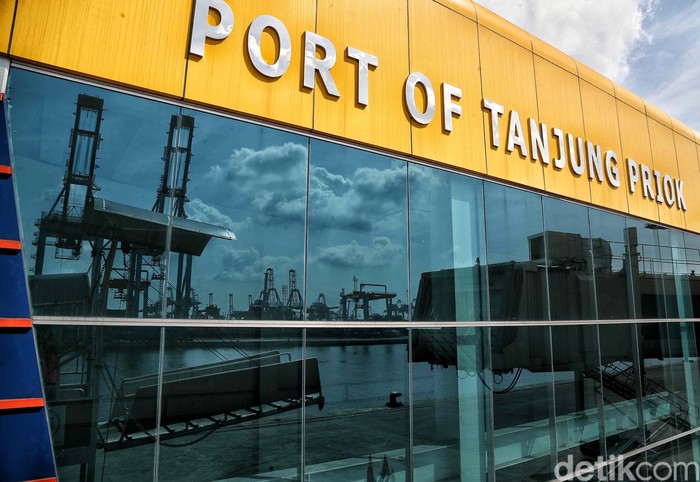 Potret Pelabuhan Tanjung Priok yang Sunyi Begini suasana di terminal penumpang Pelabuhan Tanjung Priok, Jakarta, Jumat (22/5). Memasuki H-2 Lebaran, kawasan Pelabuhan Tanjung Priok sepi dari pemudik.