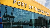 Begini suasana di terminal penumpang Pelabuhan Tanjung Priok, Jakarta.  