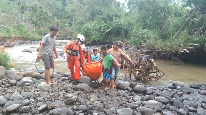 Penemuan mayat korban pembunuhan di Bengkulu (Hery-detikcom)