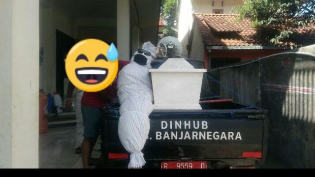 Viral foto dan video pocong dan peti jenazah keliling kota di Banjarnegara, Jumat (22/5/2020).