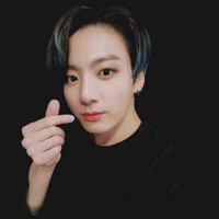 Inilah artis K-Pop yang dinilai punya kulit wajah paling bening. Dia adalah Jungkook, maknae alias anggota termuda dari BTS. Ia mendapatkan suara tertinggi sebanyak 19.317. Foto: Istimewa