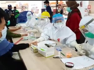 Lacak COVID-19, Pengunjung Lippo Plaza Kendari Jalani Rapid Test