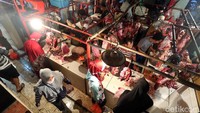 Seperti diketahui, daging menjadi salah satu bahan makanan yang kerap dicari oleh warga saat menjelang Lebaran. Pasalnya, tak sedikit warga yang menyajikan opor ayam maupun rendang sebagai makanan wajib untuk disantap saat momen Lebaran.
