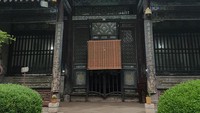 Great Mosque of Xian ini memang terbuka untuk wisatawan lokal maupun mancanegara. Bagi turis non Muslim juga boleh berkunjung, tapi tak boleh sampai ke bangunan utama atau tempat salat (Facebook)