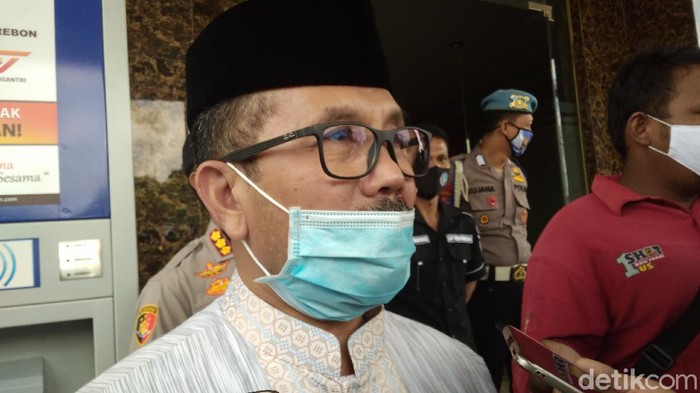 Bupati Cirebon Imron Rosyadi